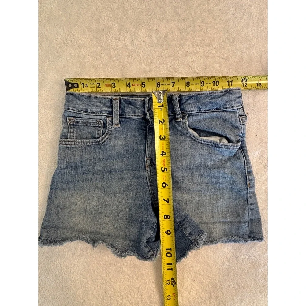 Gap Kids Girls Size 10 Midi Denim Shorts‎ Medium Wash Frayed Raw Hem Blue